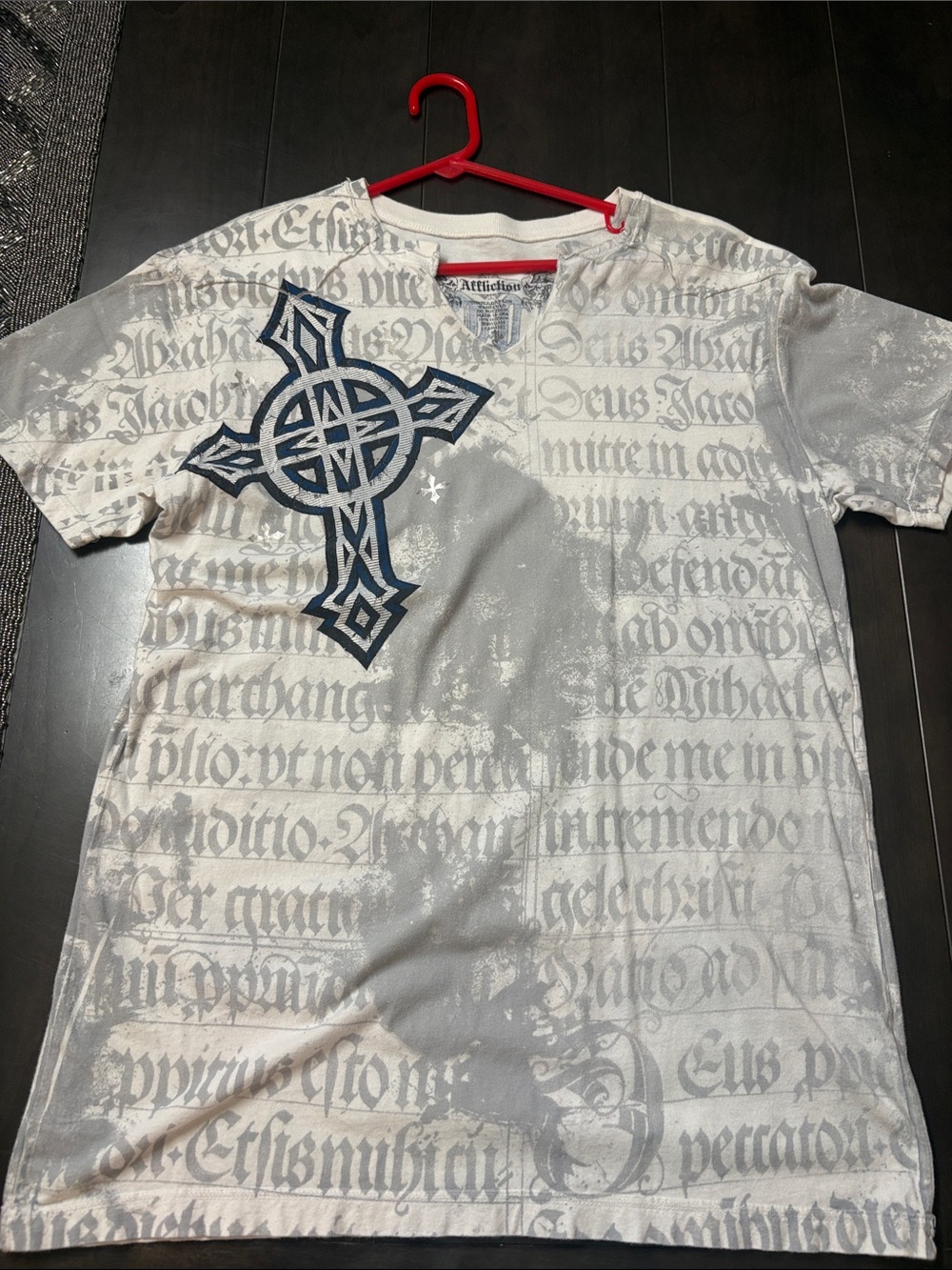 Affliction White & Navy Cross Graphic V-Neck Tee